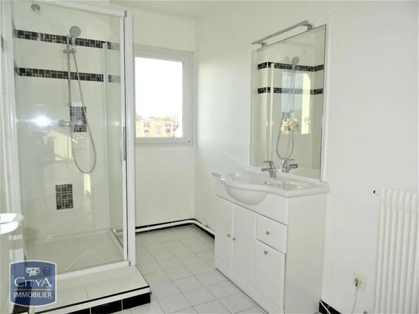 Appartement à louer 2 pièces 52.04m² Maurepas (78310)