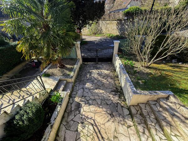 Osny (95520) Osny – Parc de Grouchy – Maison familiale avec jardin, terrasse et beaux volumes