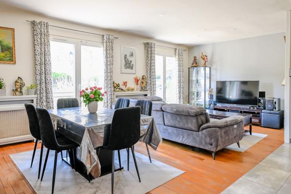 Osny (95520) Osny – Parc de Grouchy – Maison familiale avec jardin, terrasse et beaux volumes