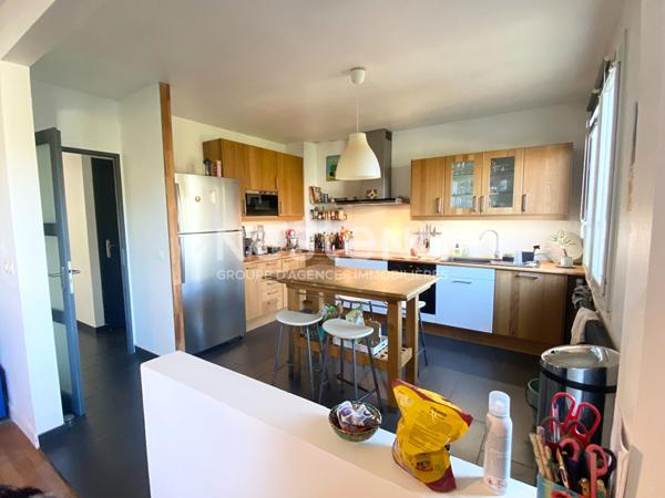 Maison conviviale dans le secteur très recherché de Gommonvilliers- Proche commerces de Place de la Ferme - Proche écoles et collège -Proche axes routiers et Plateau de Saclay