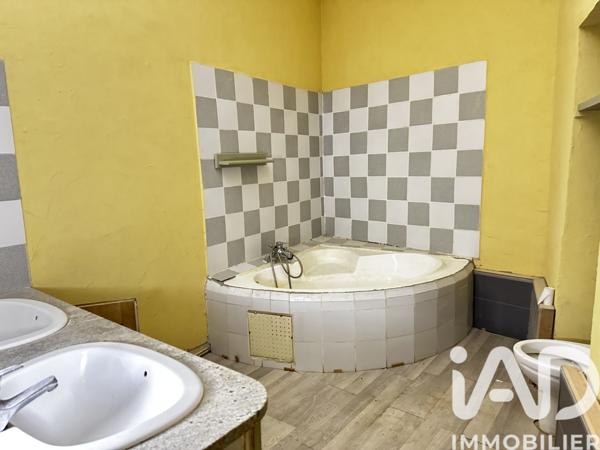 Immeuble à vendre 360 m² Montignac-Lascaux