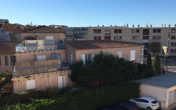 Appartement à louer    2 pièces • 38 m2 Marseille 8