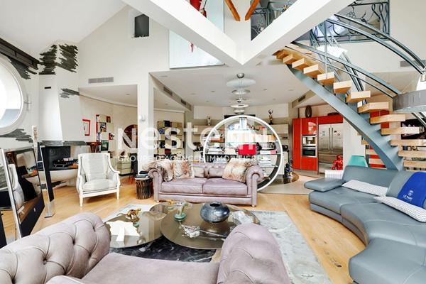 Exclusivité - Face à l'Hippodrome de Saint-Cloud - Comme une Maison - Terrasse - Cave - Parkings - Piscine