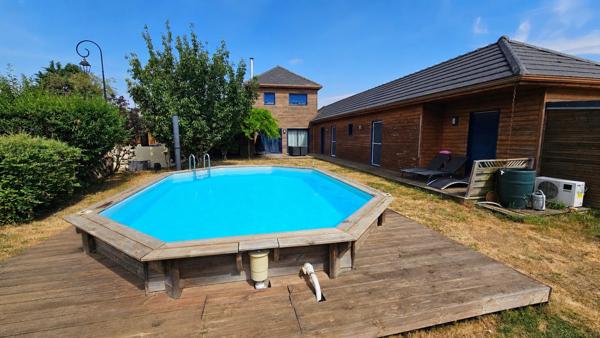 Houdan 3 mn / Maison familiale ossature bois de 195 m2 avec dépendances et piscine