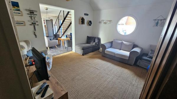 Houdan 3 mn / Maison familiale ossature bois de 195 m2 avec dépendances et piscine