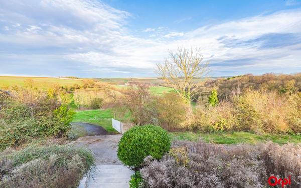 Maison à vendre    6 pièces •  Mont-sur-Courville