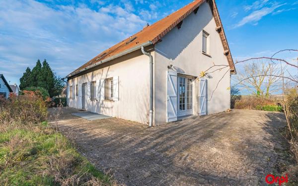 Maison à vendre    6 pièces •  Mont-sur-Courville