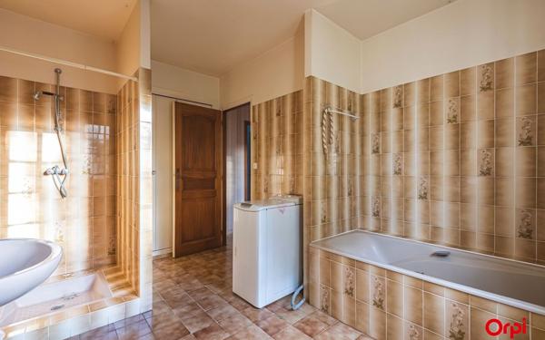 Maison à vendre    6 pièces •  Mont-sur-Courville