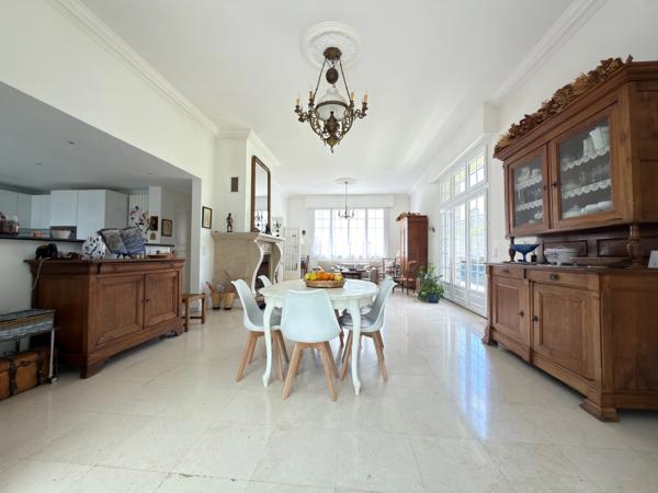 Maison 8 pièces, 303 m2