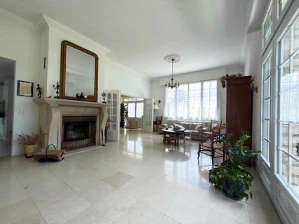 Maison 8 pièces, 303 m2
