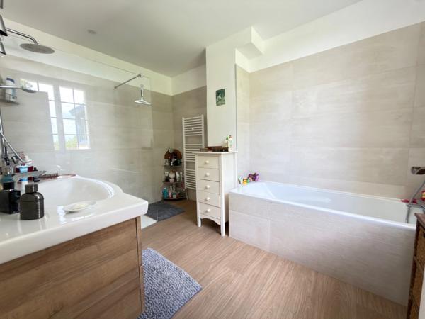 Maison 8 pièces, 303 m2