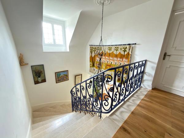 Maison 8 pièces, 303 m2