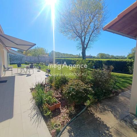 Maison à SAINT-LEGER-SOUS-CHOLET, 49280 - 6 pièces 140m²