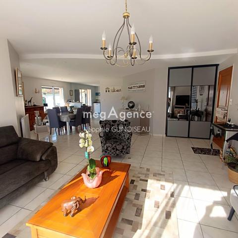 Maison à SAINT-LEGER-SOUS-CHOLET, 49280 - 6 pièces 140m²