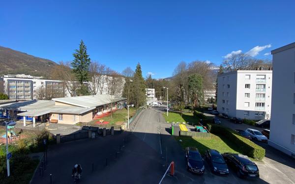 Appartement à vendre    3 pièces •  Voiron