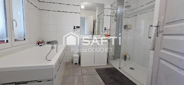 Vous avez besoin d'espace!! Cette maison est faite pour vous