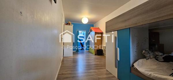 Vous avez besoin d'espace!! Cette maison est faite pour vous