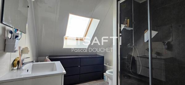 Vous avez besoin d'espace!! Cette maison est faite pour vous