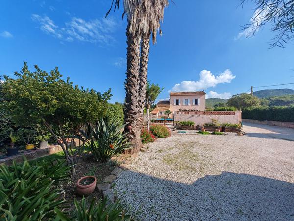 Villa Carqueiranne 5 pièce(s) 142 m2