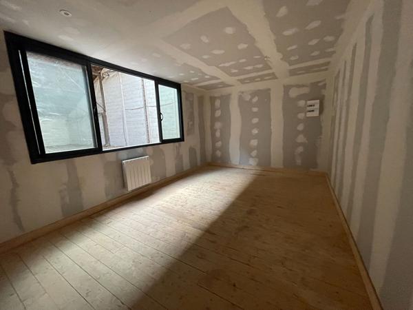 Pessac proche du centre local professionnel  de plus de 150m2 à louer