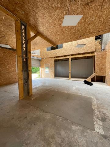 Pessac proche du centre local professionnel  de plus de 150m2 à louer