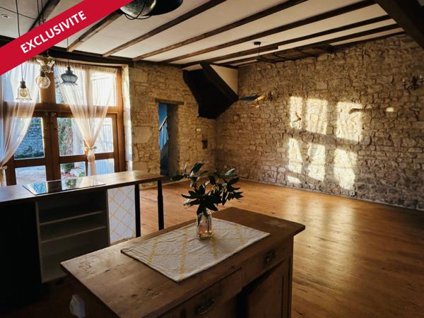 Maison de caractère à Nanteuil en Vallée