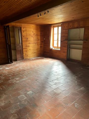 Ensemble immobilier avec fort potentiel à Dangé-Saint-Romain [REF. 7032]