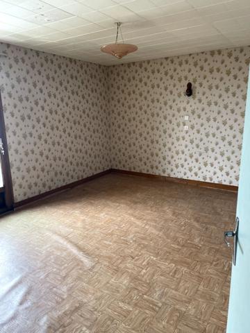 Ensemble immobilier avec fort potentiel à Dangé-Saint-Romain [REF. 7032]
