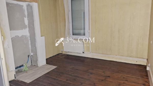 Abbeville Centre : Abbevilloise à rénover, 55 m² hab. sans garage. Abbeville (80100)