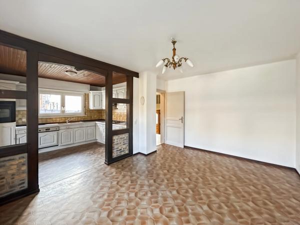 67400 Illkirch-Graffenstaden – MAISON ALSACIENNE À COLOMBAGES – 5 PIÈCES – 3 CHAMBRES – 119 M² – SANS JARDIN