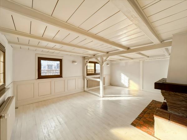 67400 Illkirch-Graffenstaden – MAISON ALSACIENNE À COLOMBAGES – 5 PIÈCES – 3 CHAMBRES – 119 M² – SANS JARDIN