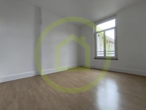 Immeuble à FOURMIES (59610)