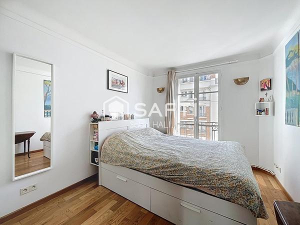 COURBEVOIE- 3 pièces lumineux - 5ème étage, ascenseur, à proximité des commerces et transports.