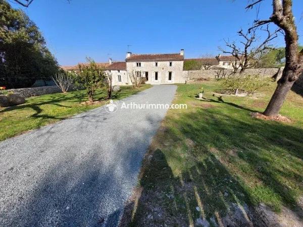 Location Maison 6 pièces 130 m2 à Loulay