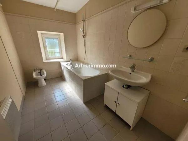 Location Maison 6 pièces 130 m2 à Loulay