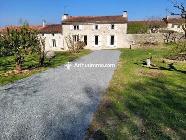 Location Maison 6 pièces 130 m2 à Loulay
