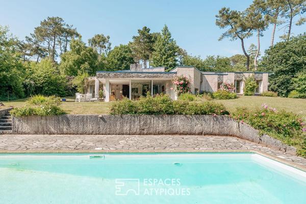 Maison d’architecte avec piscine au coeur du Bois du Vincin
