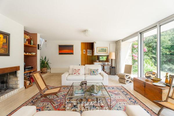 Maison d’architecte avec piscine au coeur du Bois du Vincin