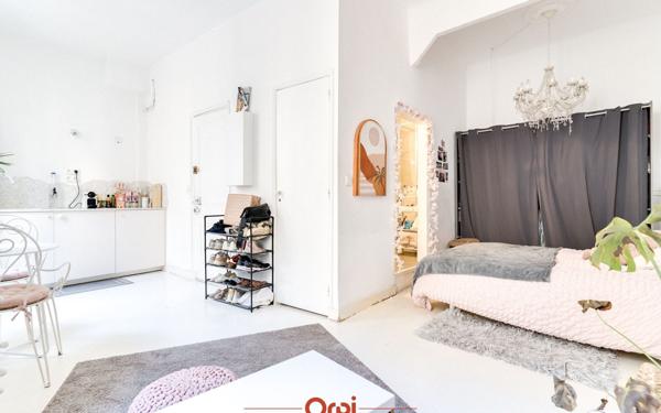 Appartement à vendre    2 pièces • 25 m2 Marseille 2