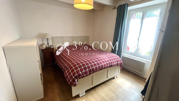Maison de village
                                                                                                                                                                                                                                                                                                                        3 pièce(s)                                                                                                                                                                                                          1 chambre(s)                                                                                                                                                                                                          70  m²