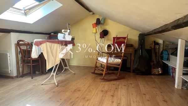 Maison de village
                                                                                                                                                                                                                                                                                                                        3 pièce(s)                                                                                                                                                                                                          1 chambre(s)                                                                                                                                                                                                          70  m²