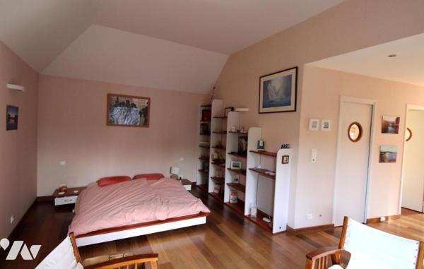 NANTES ZOLA DERVALLIERES Maison d’architecte de 210 m2 avec piscine sur belle parcelle arborée 