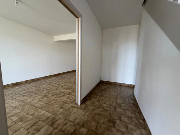 Maison à louer 6 pièces TIERCE (49)