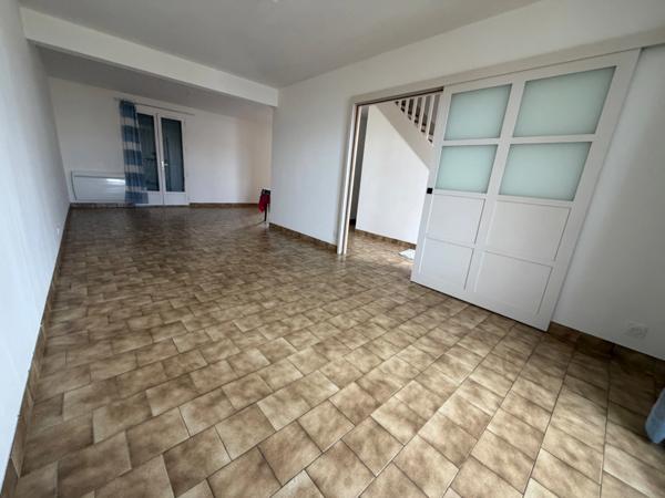Maison à louer 6 pièces TIERCE (49)