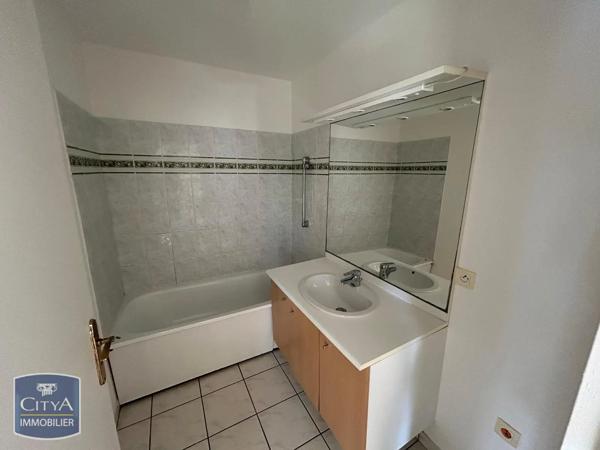 Appartement à louer 2 pièces 42.07m² La Riche (37520)
