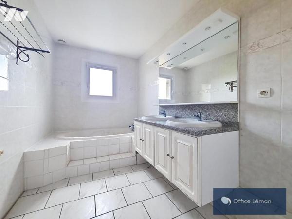 PRÉVESSIN-MOËNS maison individuelle de type 6 de 193 m² , terrain de 1255 m²