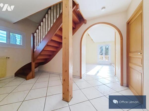 PRÉVESSIN-MOËNS maison individuelle de type 6 de 193 m² , terrain de 1255 m²