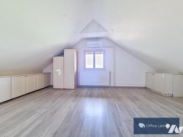 PRÉVESSIN-MOËNS maison individuelle de type 6 de 193 m² , terrain de 1255 m²