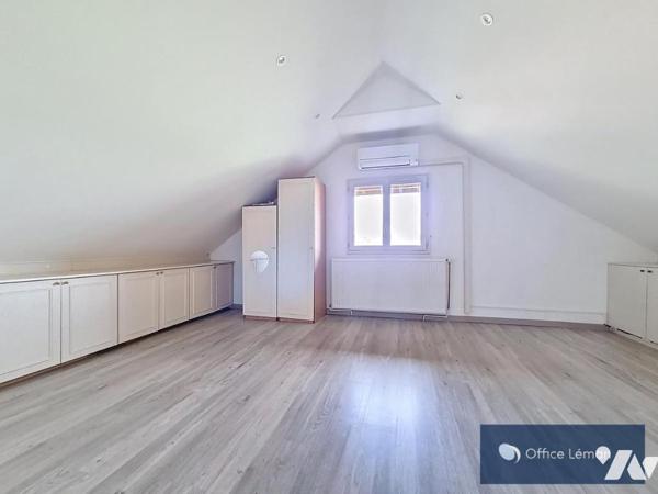 PRÉVESSIN-MOËNS maison individuelle de type 6 de 193 m² , terrain de 1255 m²