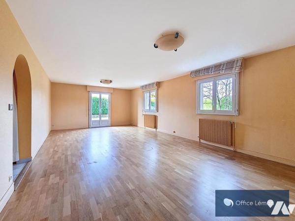 PRÉVESSIN-MOËNS maison individuelle de type 6 de 193 m² , terrain de 1255 m²